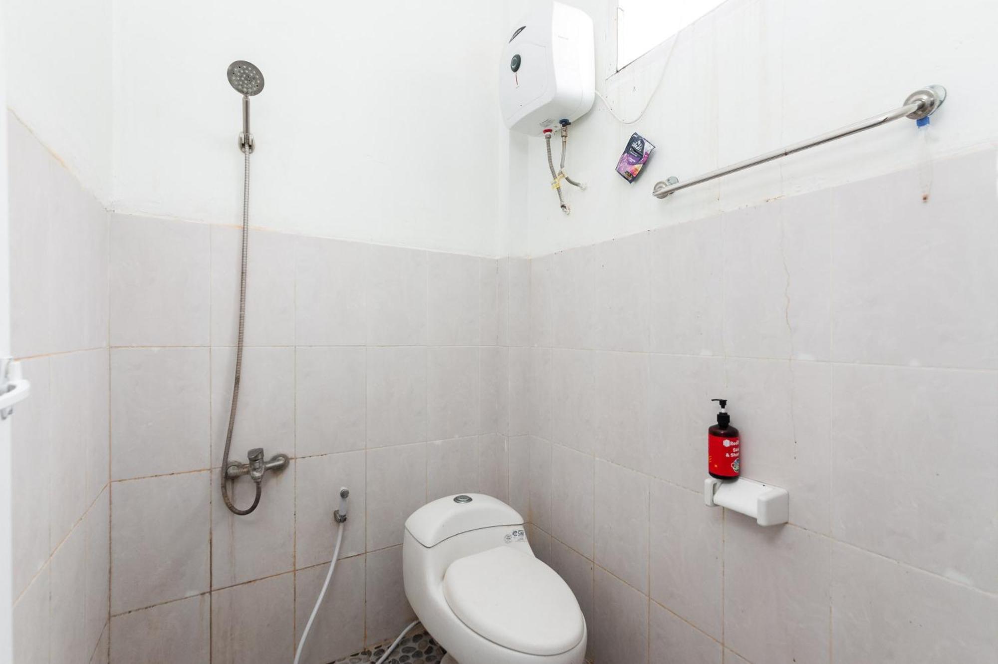 מלון Reddoorz Syariah Near Rsud Zainoel Abidin בנדה אקה מראה חיצוני תמונה