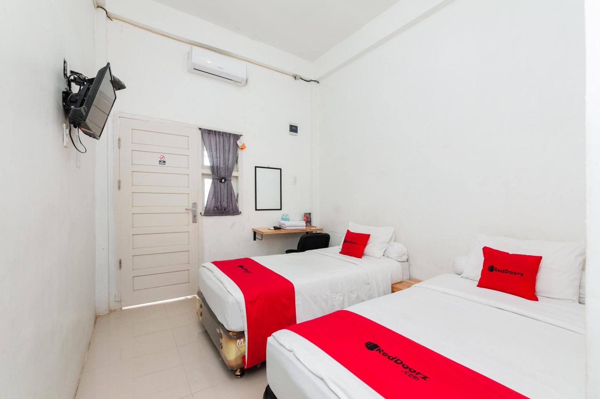 מלון Reddoorz Syariah Near Rsud Zainoel Abidin בנדה אקה מראה חיצוני תמונה